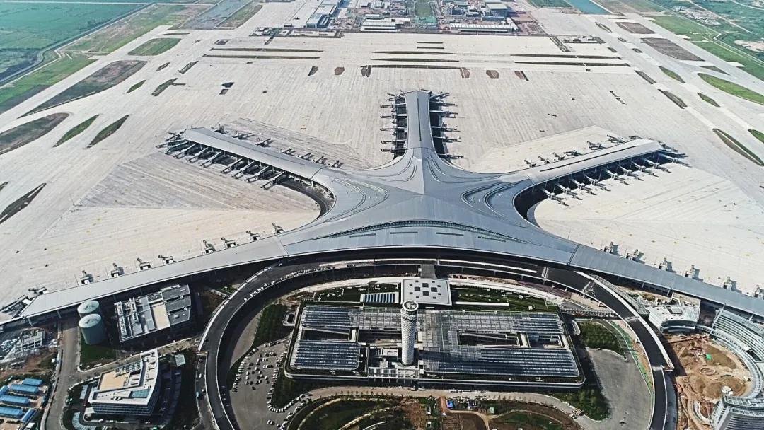 匠造一流东北亚国际枢纽机场！星空（中国）“筑”力青岛胶东国际机场成功试飞