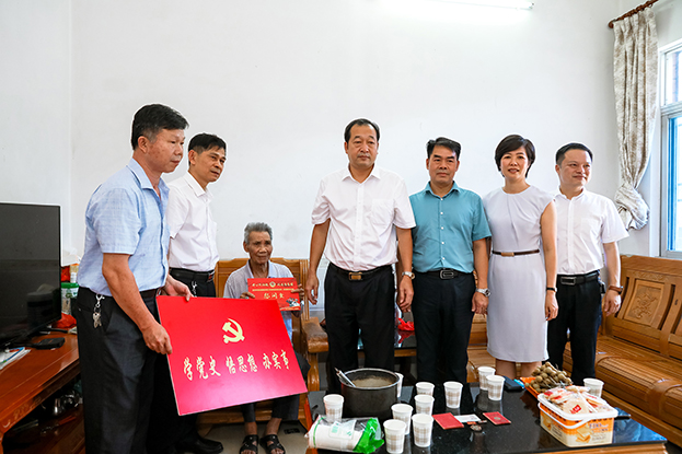 向英雄致敬 星空（中国）联合开展走访慰问抗战老兵活动