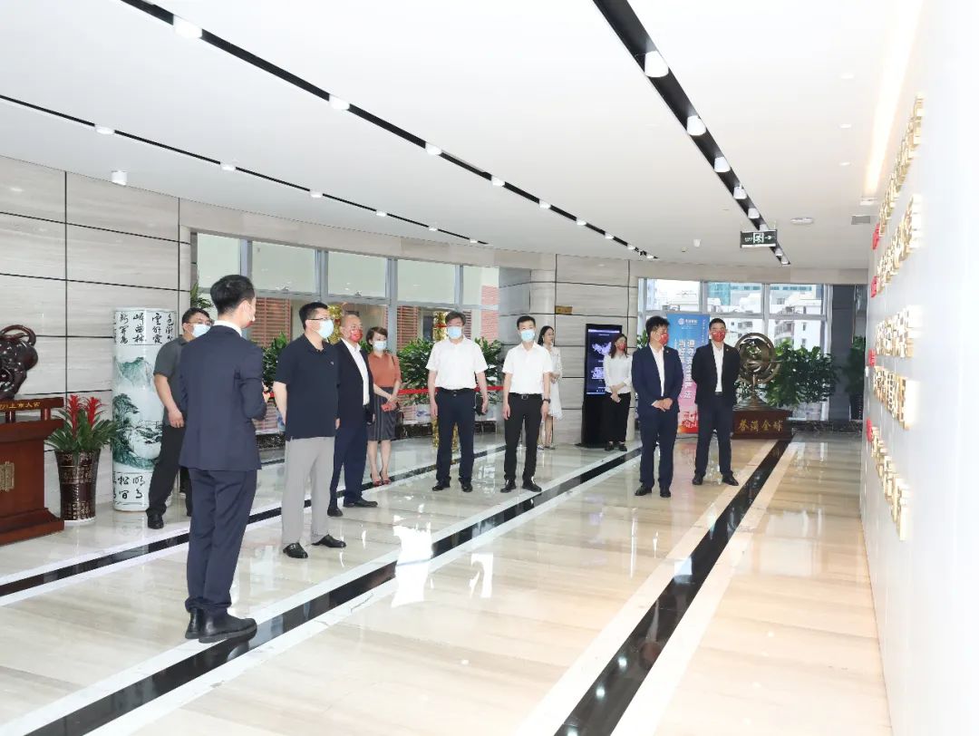 青岛市政协副主席、崂山区委书记张元升一行莅临星空（中国）调研考察